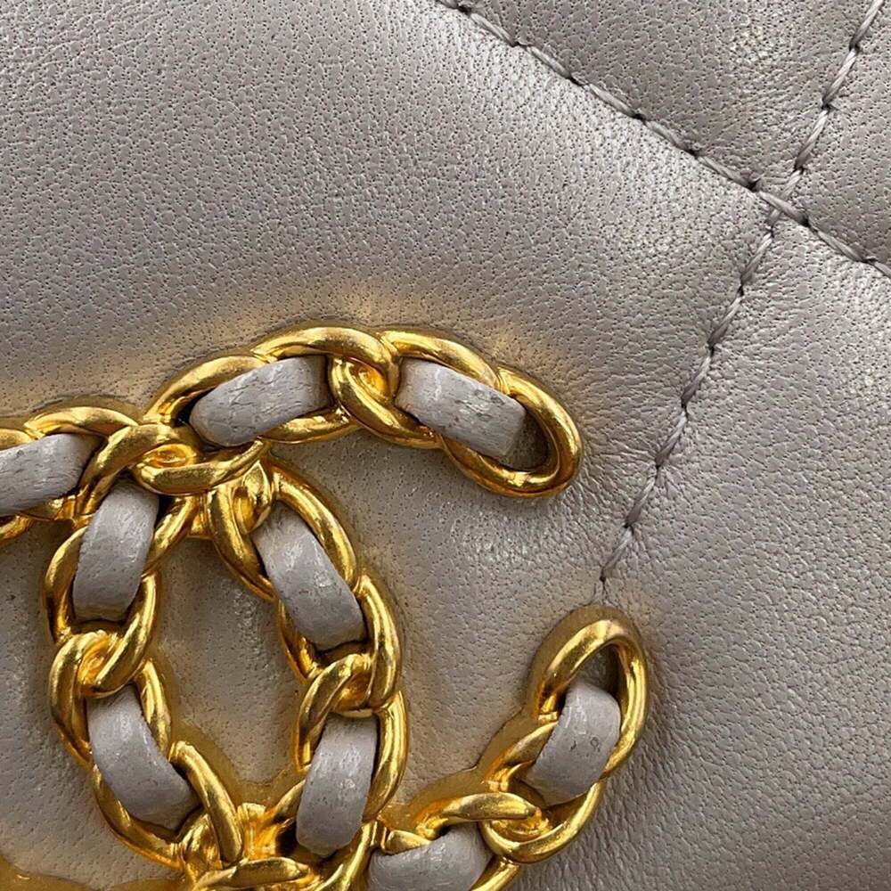 CHANEL Gray Lambskin Leather Wallet - Picture 7 of 16
